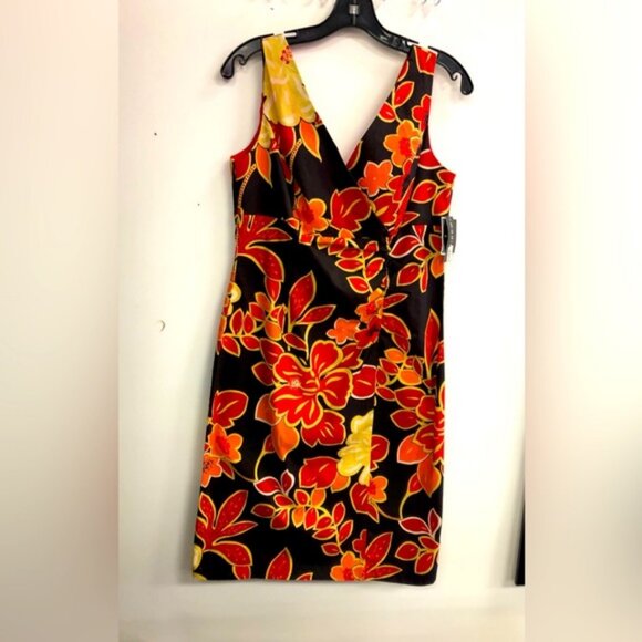madison leigh Dresses & Skirts - NWT MADISON LEIGH RED AND BLACK COTTON FLORAL SLEEVELESS V CROSS NECK SIZE 10